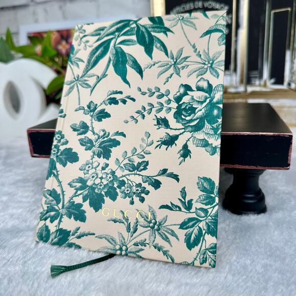 GUCCI Floral Writing Notebook BRAND NEW Great gift item! - Picture 1 of 9
